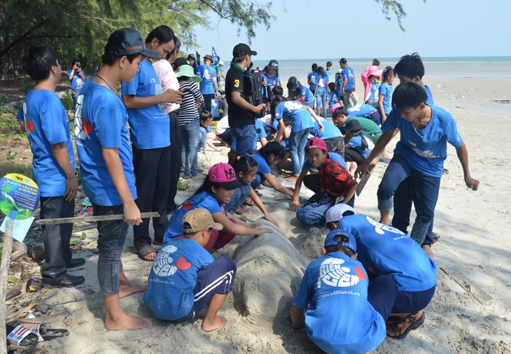 Célébration de la journée de protection des dugongs 2015 - ảnh 2